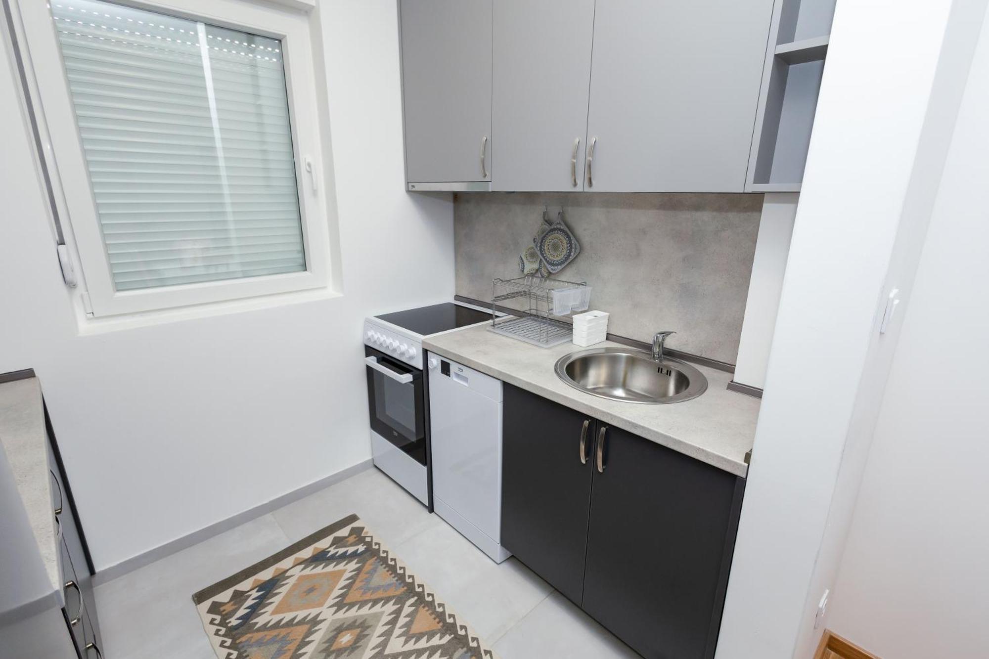 Elegant Escape Podgorica Apartment Exterior photo