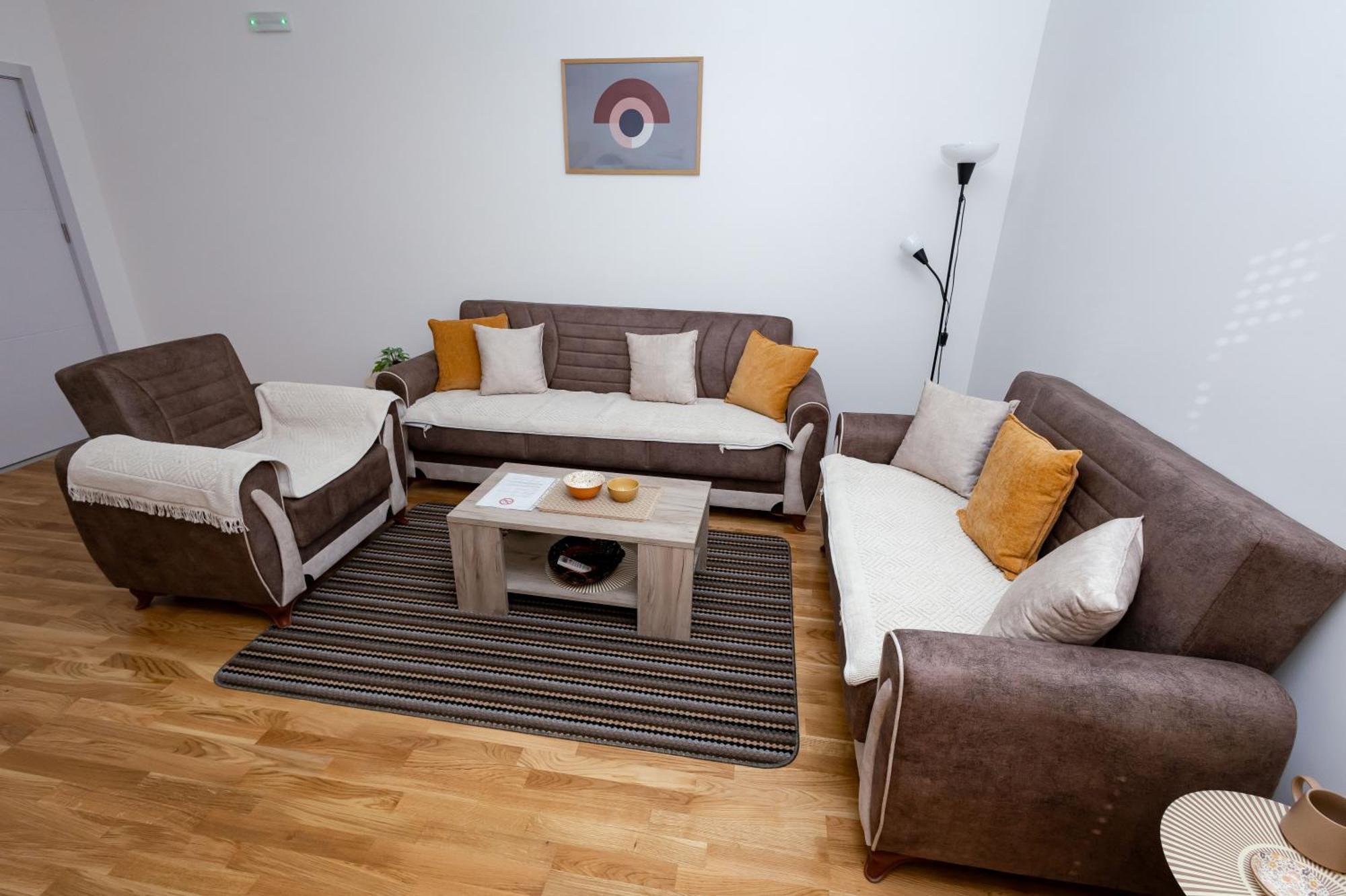 Elegant Escape Podgorica Apartment Exterior photo
