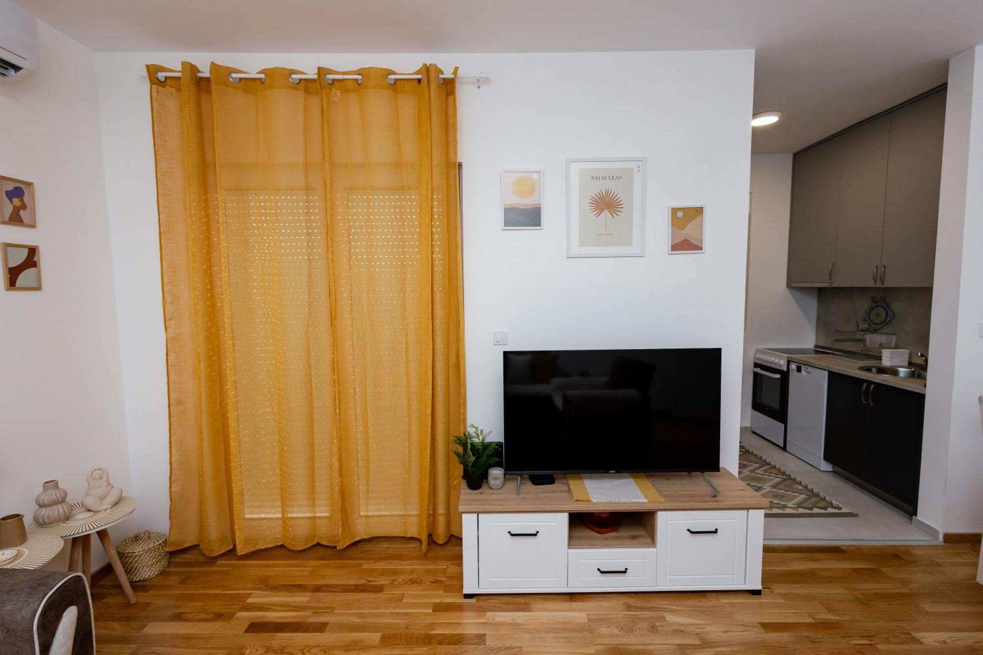 Elegant Escape Podgorica Apartment Exterior photo