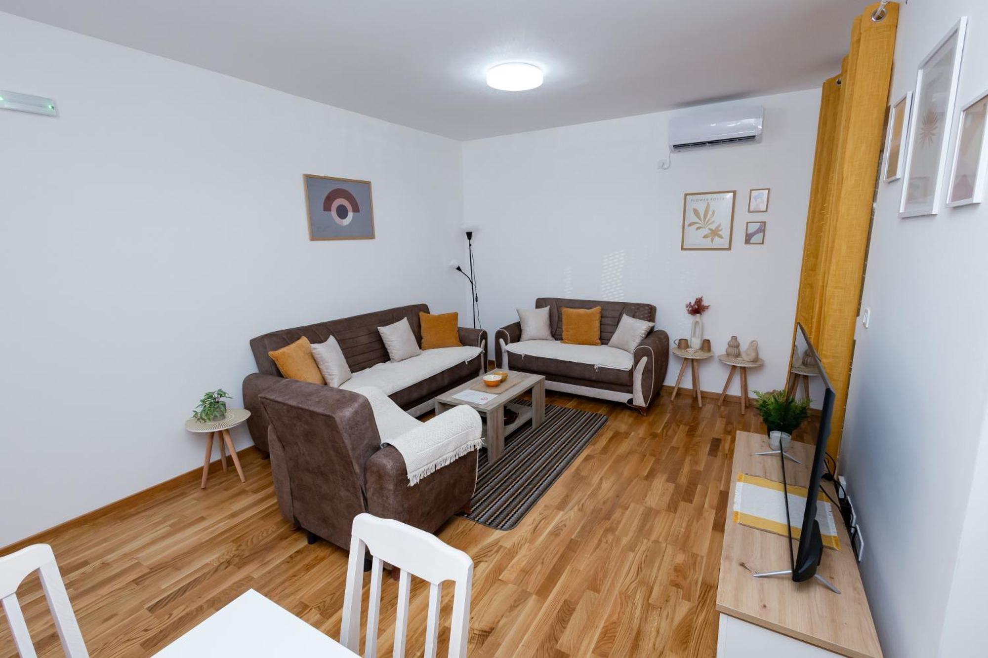Elegant Escape Podgorica Apartment Exterior photo