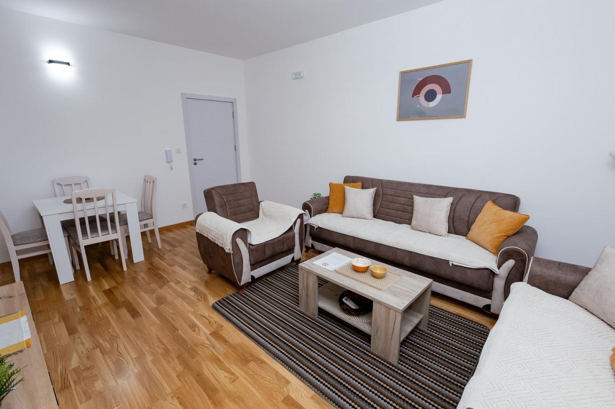 Elegant Escape Podgorica Apartment Exterior photo